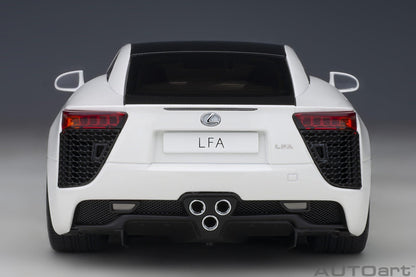 AutoArt Lexus LFA - Whitest White/Carbon 1:18 Modell - Artexio