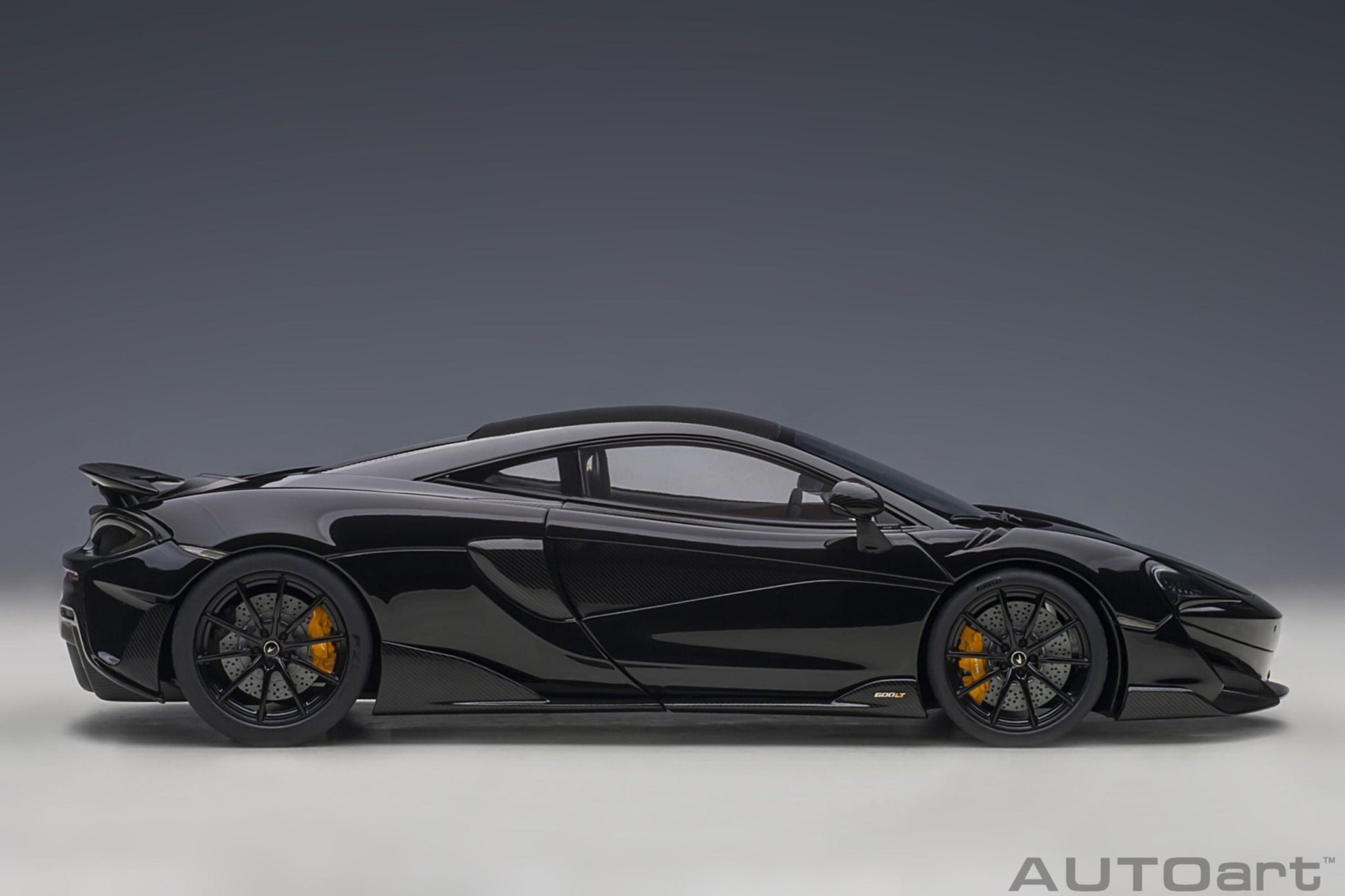 AutoArt McLaren 600LT - Onyx Black 1:18 Modell - Artexio