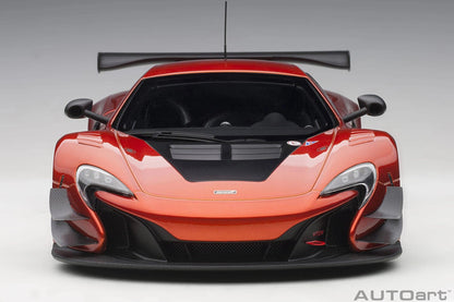 AutoArt McLAREN 650S GT3 - Volcano Orange/Black Accents 1:18 Modell - Artexio