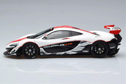 AutoArt McLAREN P1 GTR - Gloss White/Red Stripes) 1:18 Modell - Artexio