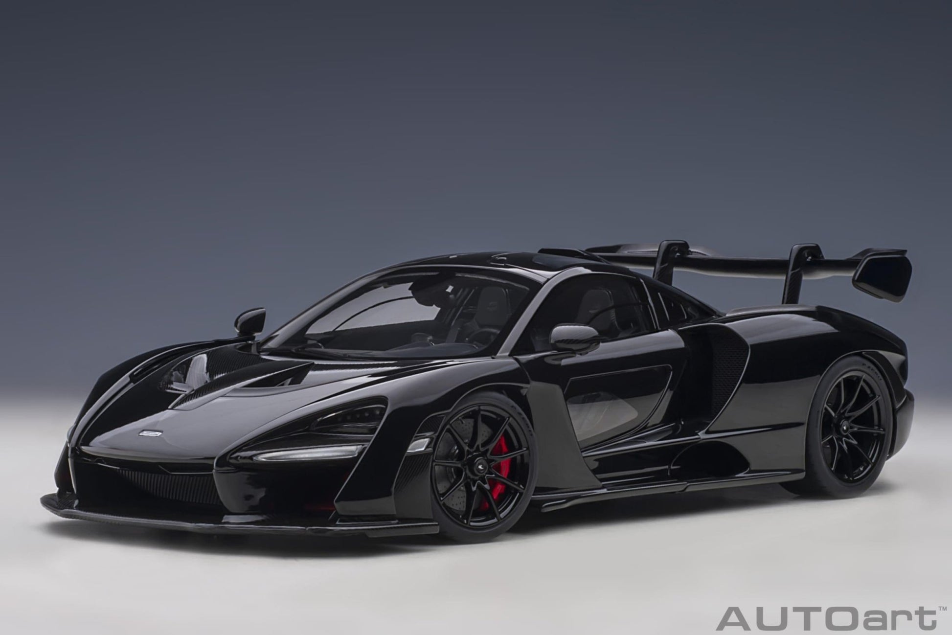 AutoArt McLaren Senna - Stealth Cosmos 1:18 Modell - Artexio