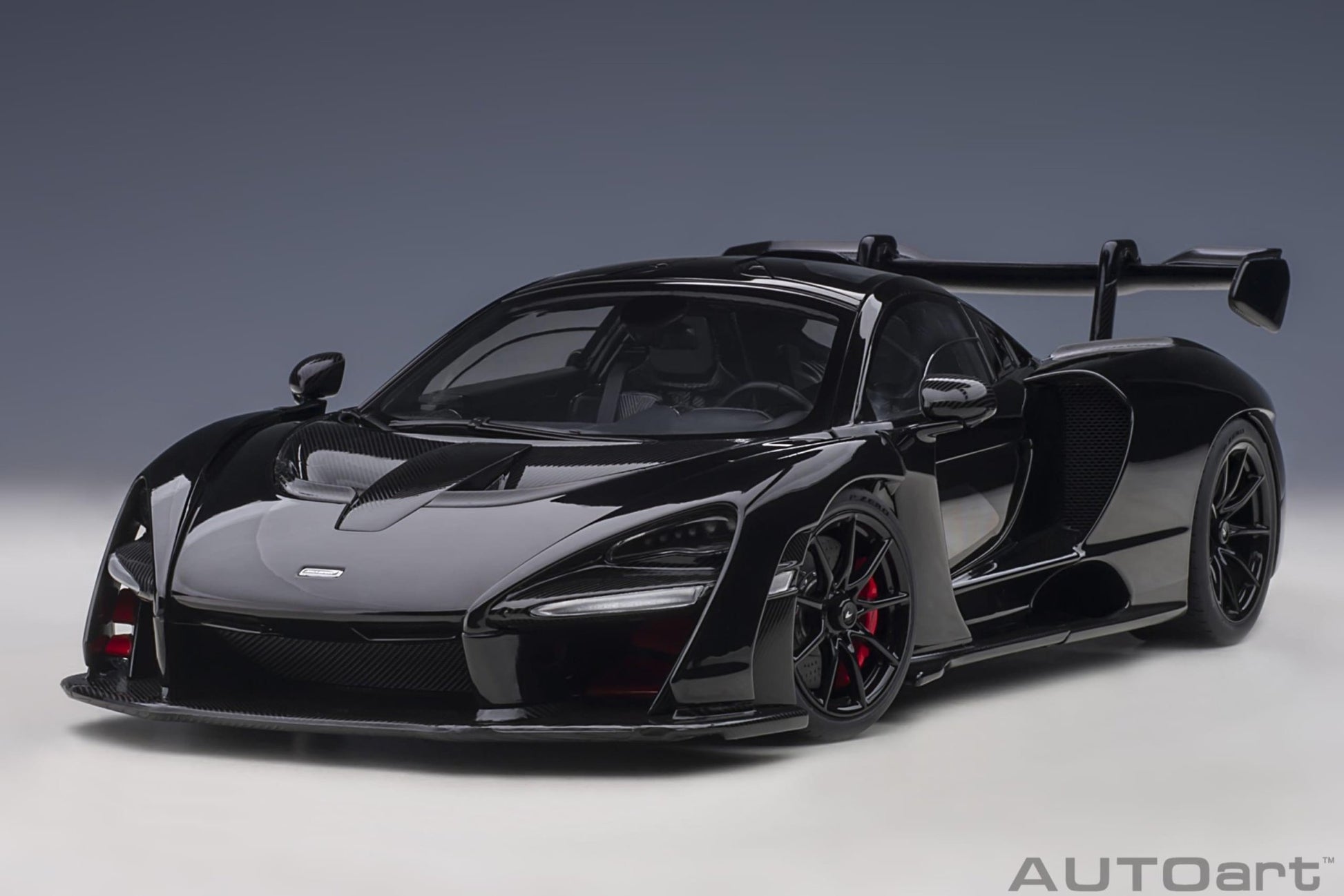 AutoArt McLaren Senna - Stealth Cosmos 1:18 Modell - Artexio