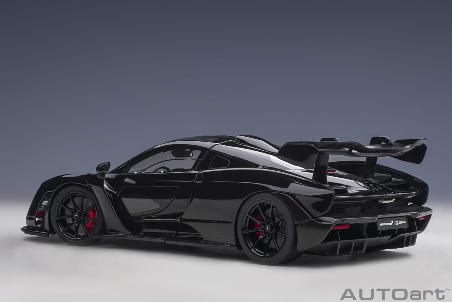 AutoArt McLaren Senna - Stealth Cosmos 1:18 Modell - Artexio