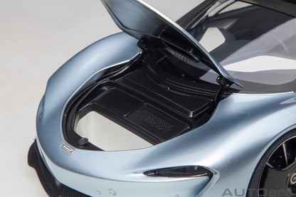 AutoArt McLaren Speedtail - Frozen Blue 1:18 Modell - Artexio