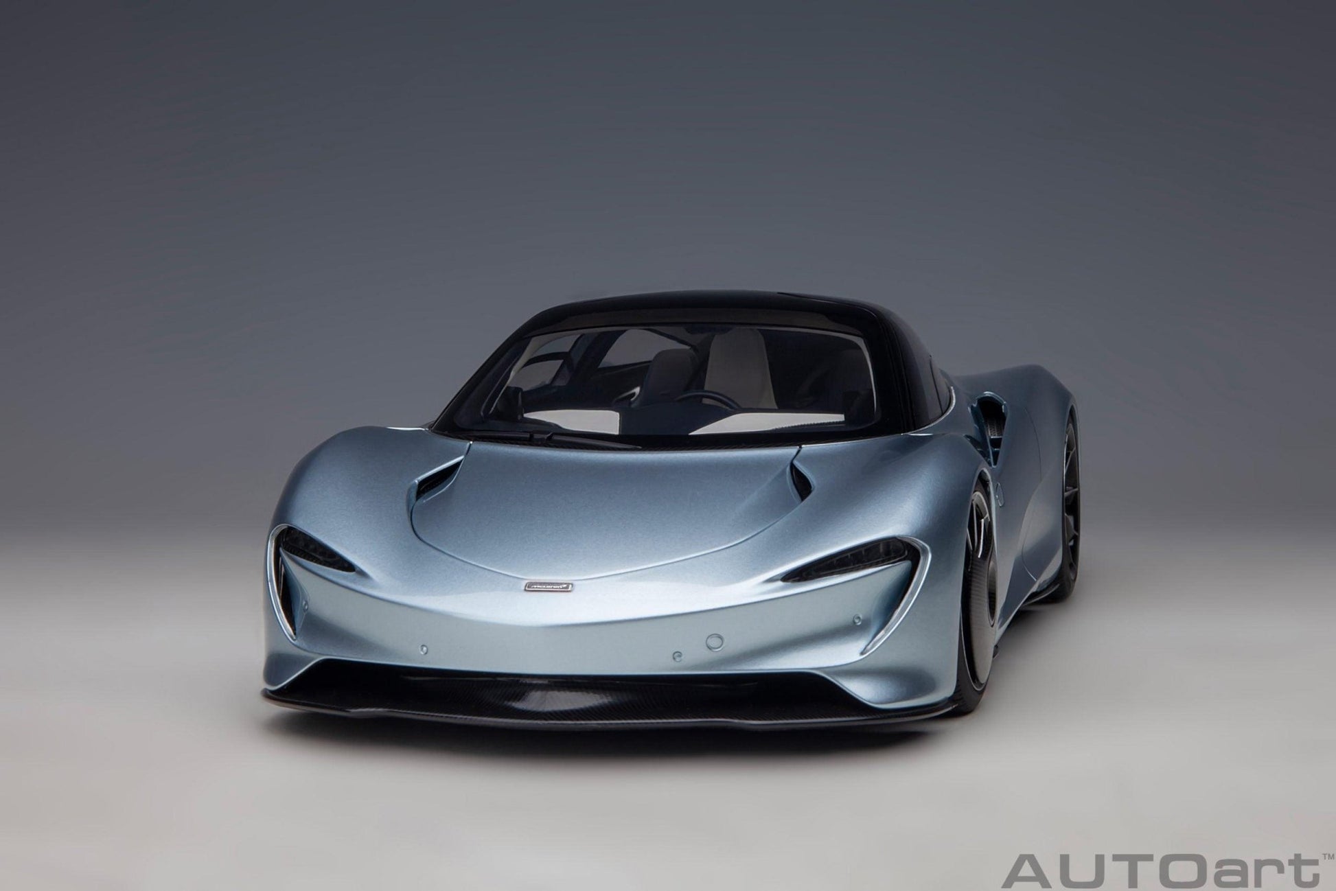 AutoArt McLaren Speedtail - Frozen Blue 1:18 Modell - Artexio