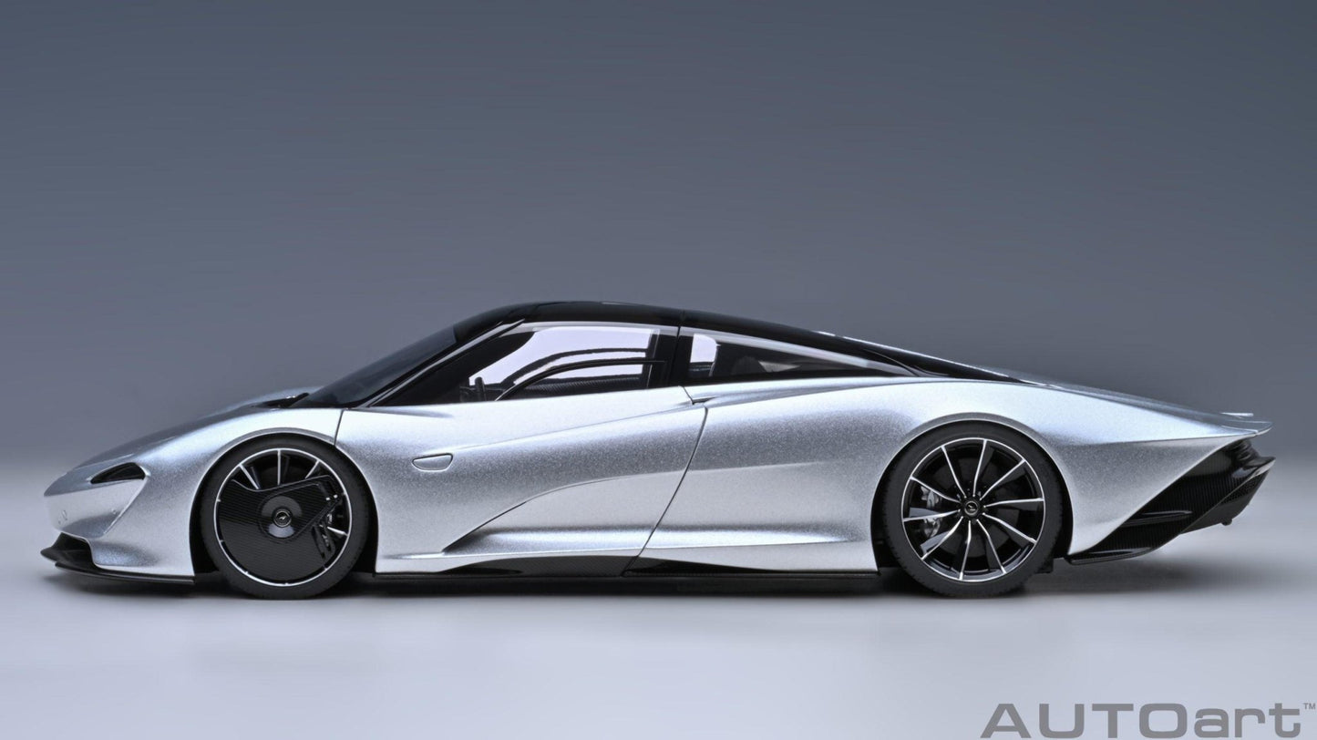 AutoArt McLaren Speedtail - Supernova Silver 1:18 Modell - Artexio