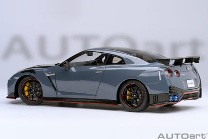 AutoArt Nissan GT - R (R35) Nismo 2022 Special Edition (Nismo Stealth Gray) 1:18 Modell - Artexio