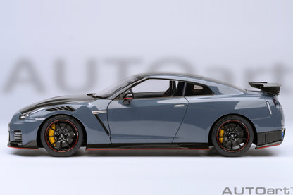 AutoArt Nissan GT - R (R35) Nismo 2022 Special Edition (Nismo Stealth Gray) 1:18 Modell - Artexio