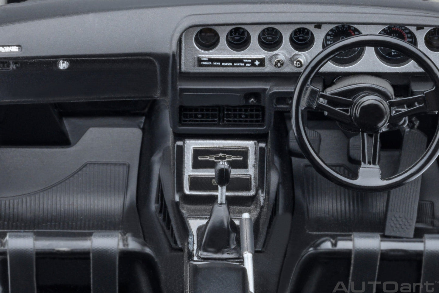 AutoArt Nissan Skyline 2000 GT-R (KPGC110) Tuned version Silver 1:18 Modell