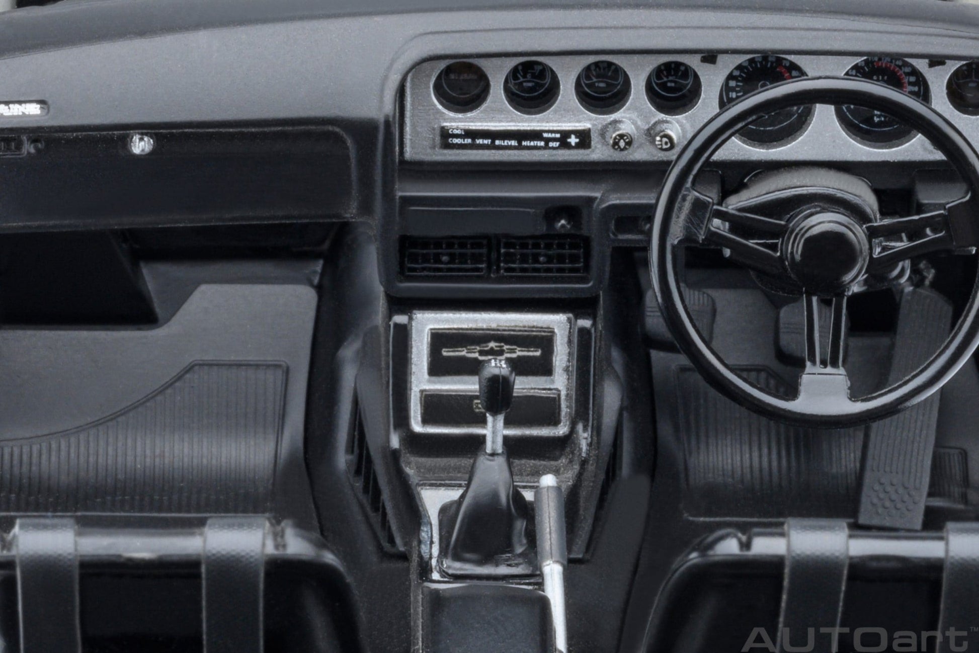 AutoArt Nissan Skyline 2000 GT-R (KPGC110) Tuned version Silver 1:18 Modell