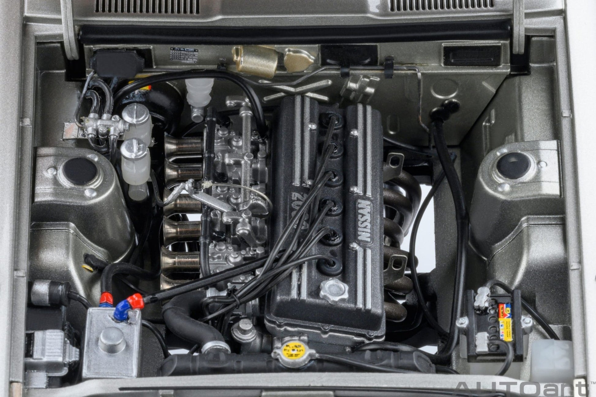 AutoArt Nissan Skyline 2000 GT-R (KPGC110) Tuned version Silver 1:18 Modell