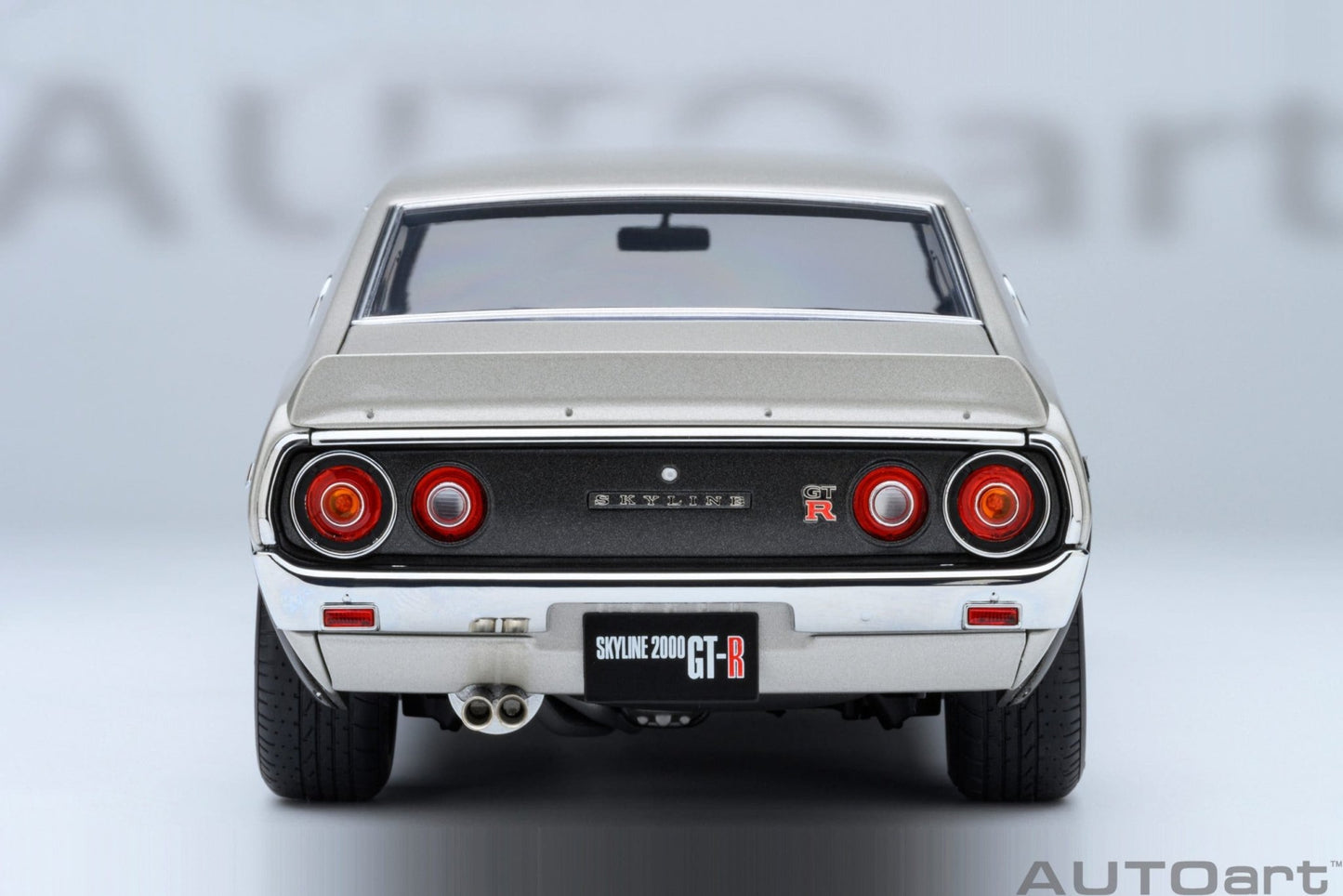 AutoArt Nissan Skyline 2000 GT-R (KPGC110) Tuned version Silver 1:18 Modell