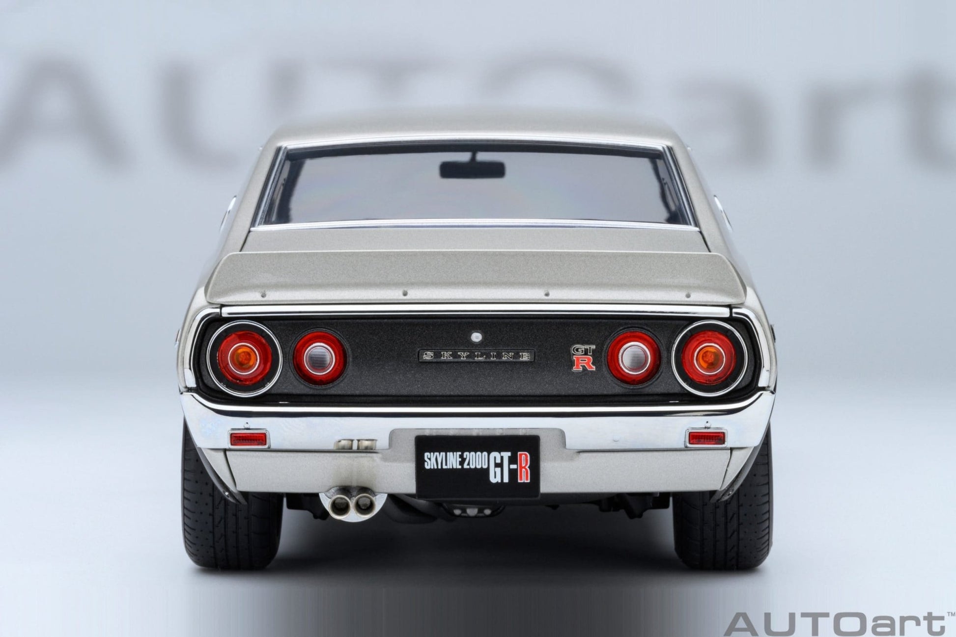 AutoArt Nissan Skyline 2000 GT-R (KPGC110) Tuned version Silver 1:18 Modell