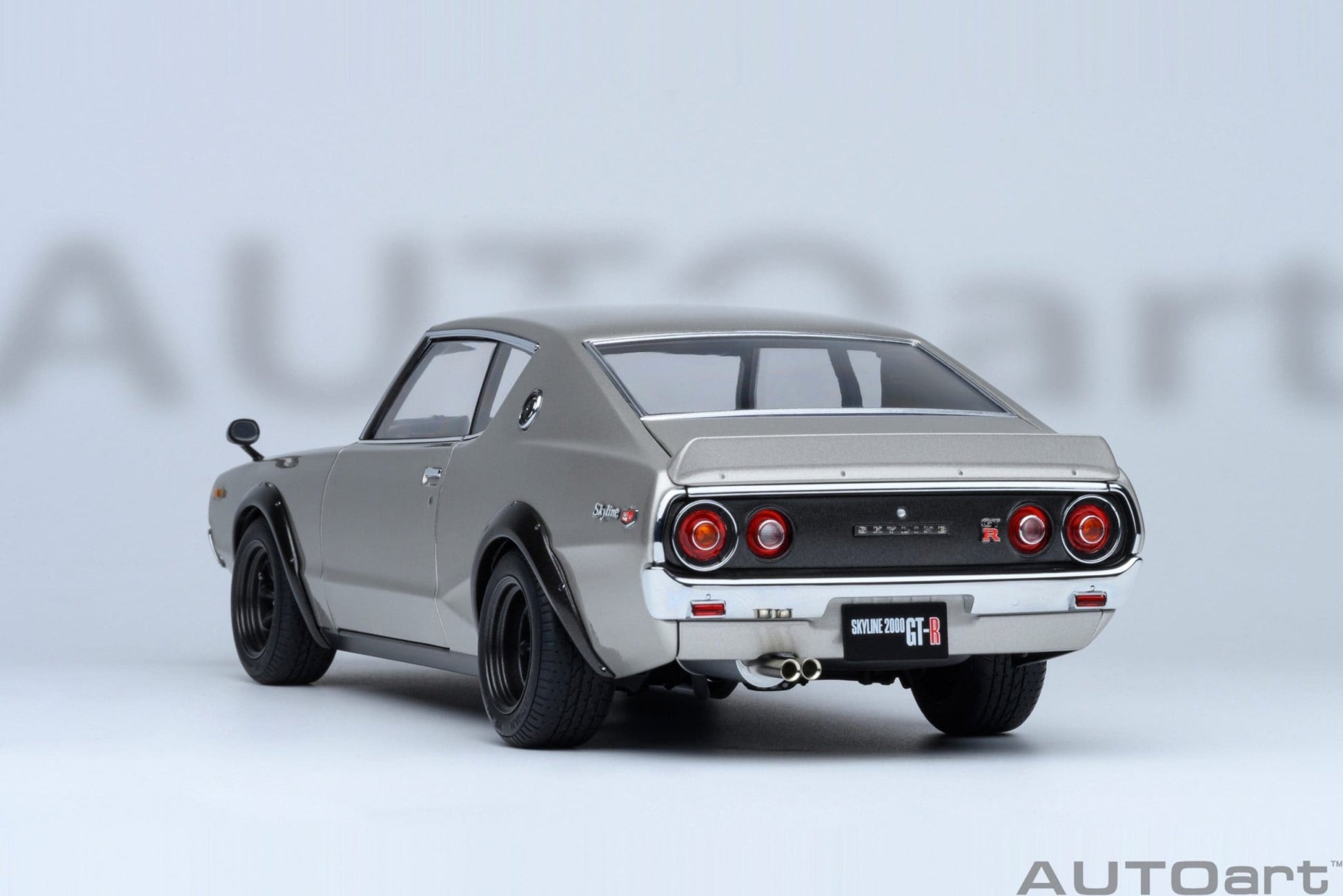 AutoArt Nissan Skyline 2000 GT-R (KPGC110) Tuned version Silver 1:18 Modell