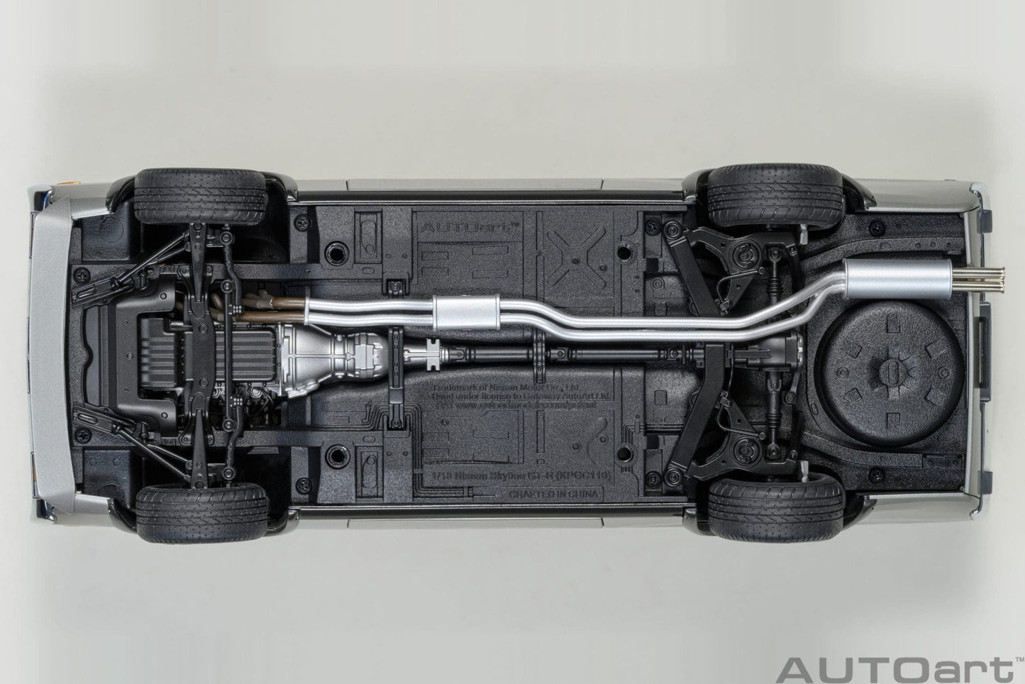 AutoArt Nissan Skyline 2000 GT-R (KPGC110) Tuned version Silver 1:18 Modell