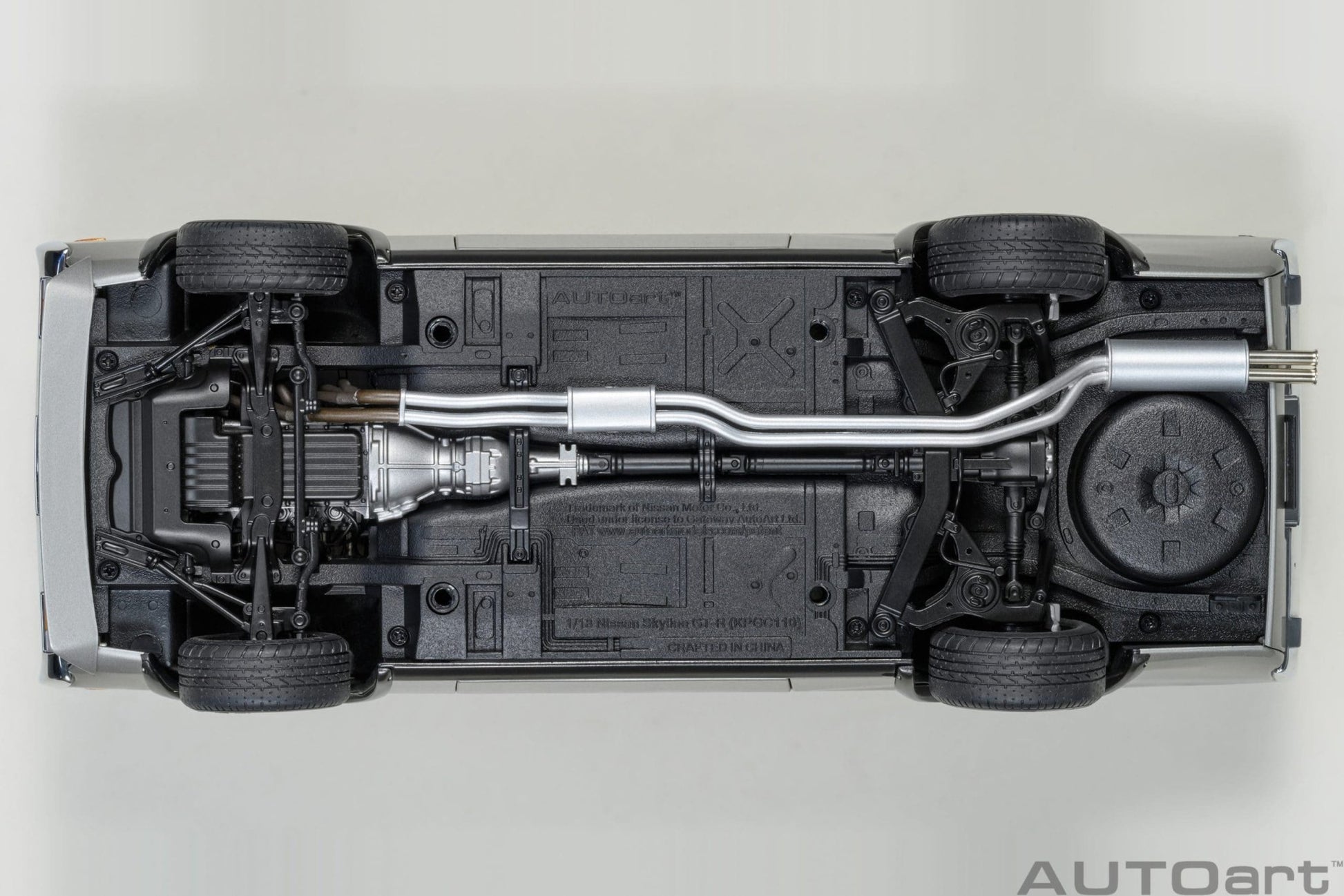 AutoArt Nissan Skyline 2000 GT-R (KPGC110) Tuned version Silver 1:18 Modell