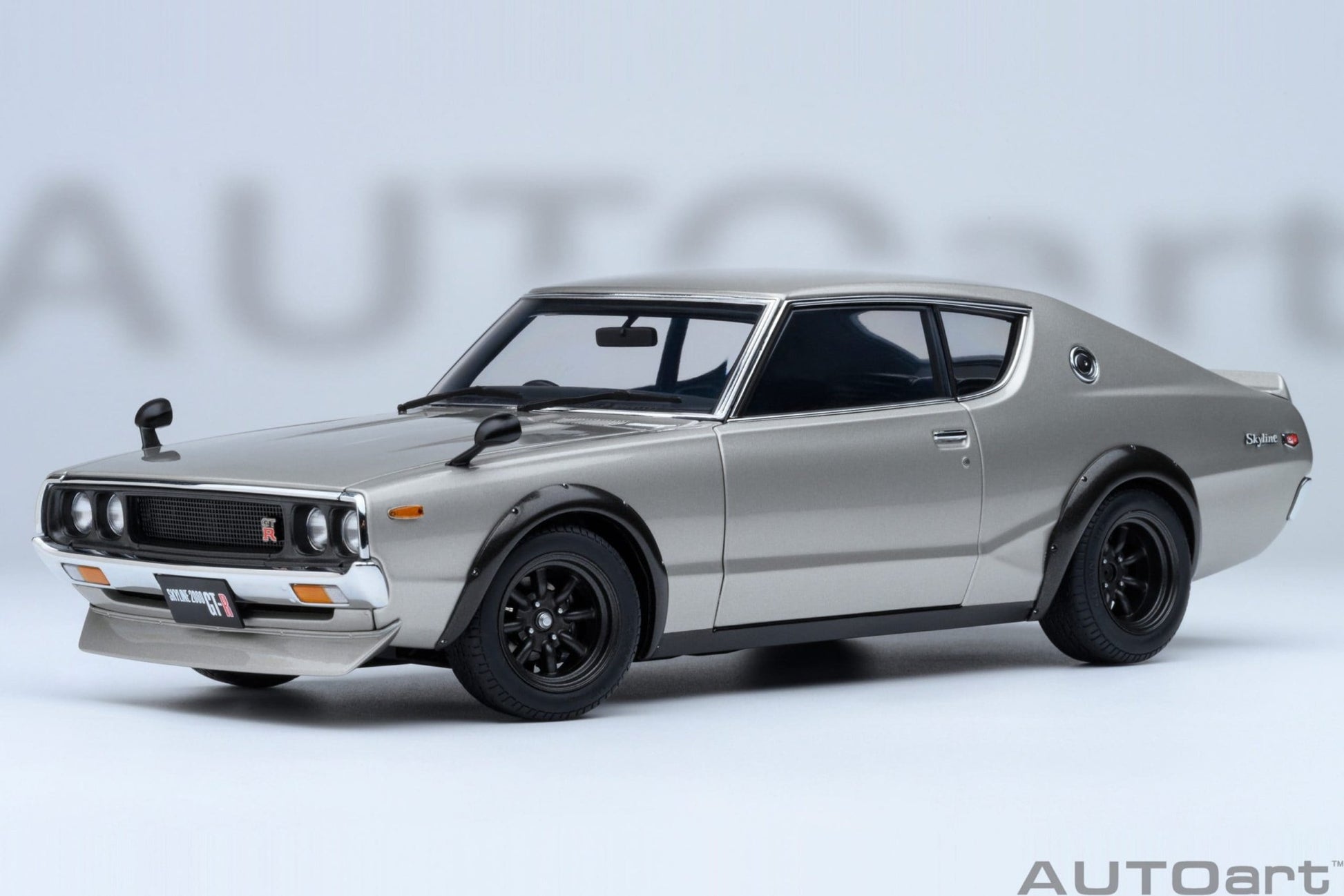 AutoArt Nissan Skyline 2000 GT-R (KPGC110) Tuned version Silver 1:18 Modell
