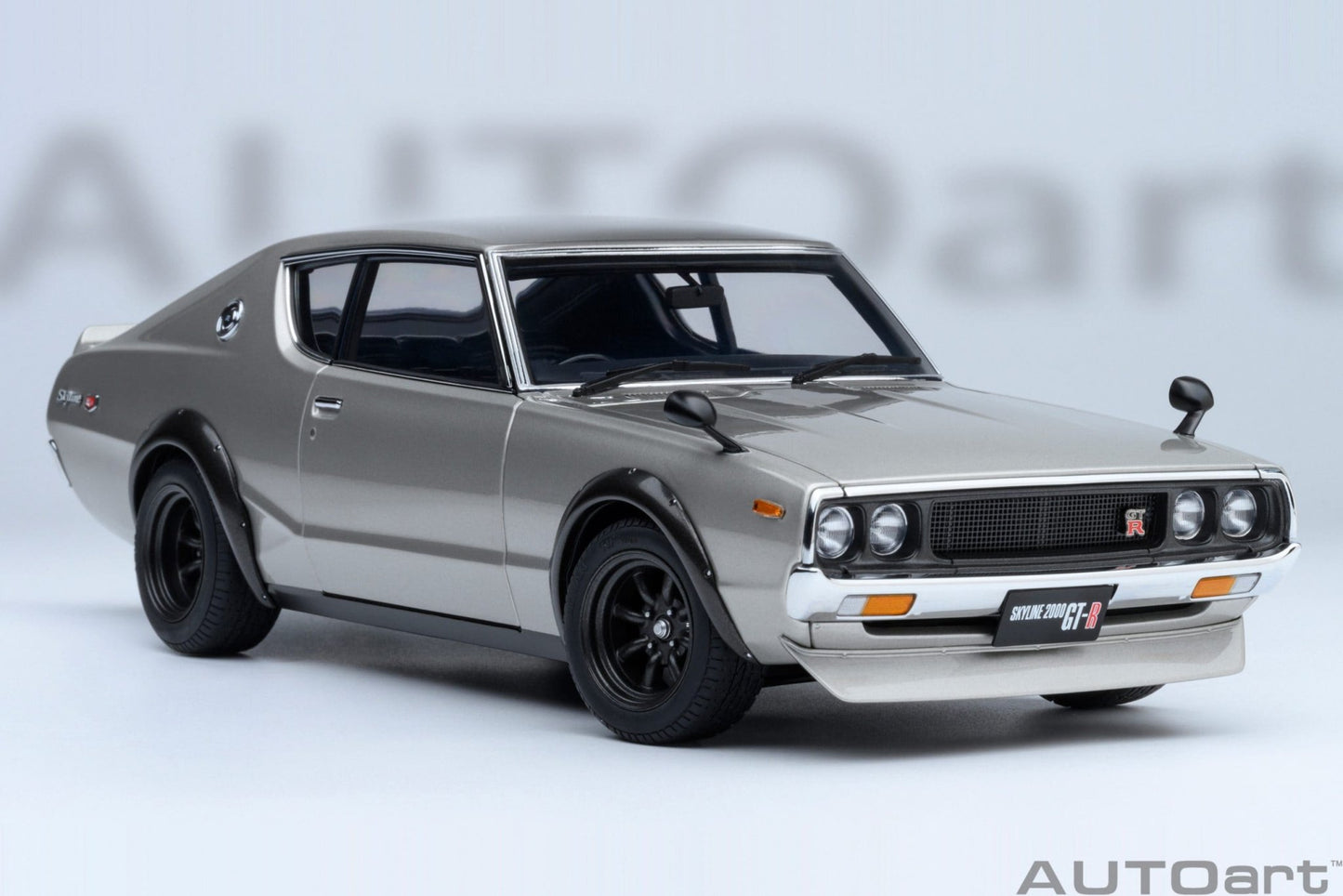 AutoArt Nissan Skyline 2000 GT-R (KPGC110) Tuned version Silver 1:18 Modell