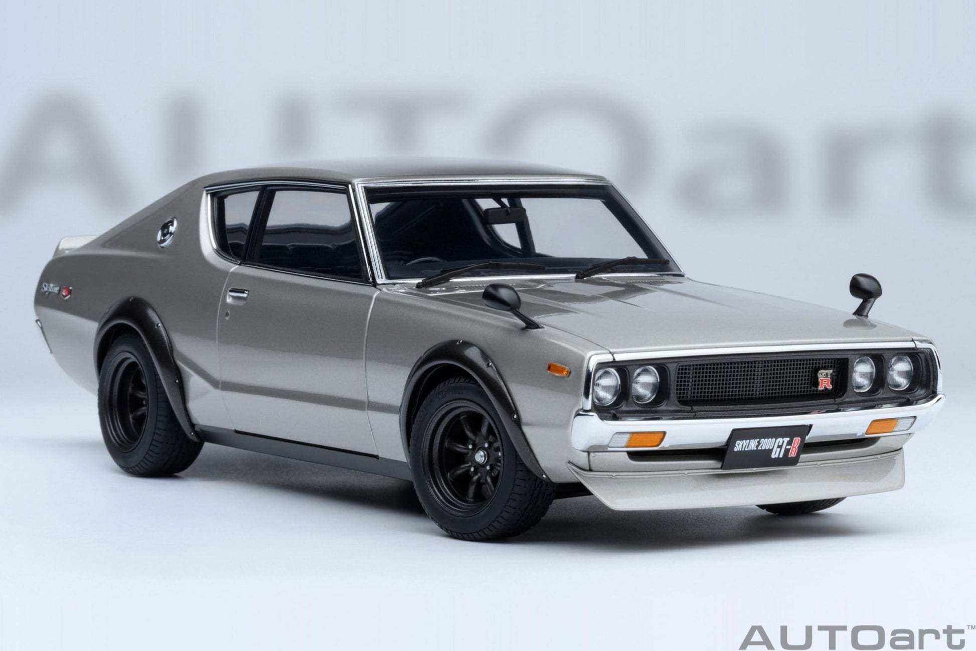 AutoArt Nissan Skyline 2000 GT-R (KPGC110) Tuned version Silver 1:18 Modell