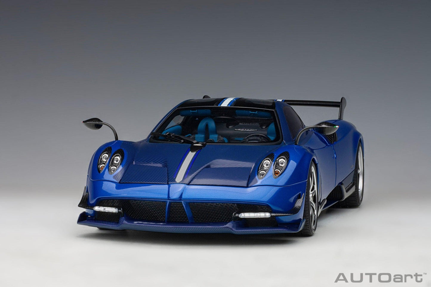 AutoArt Pagani Huayra BC - Blue Francia/Carbon 1:18 Modell - Artexio