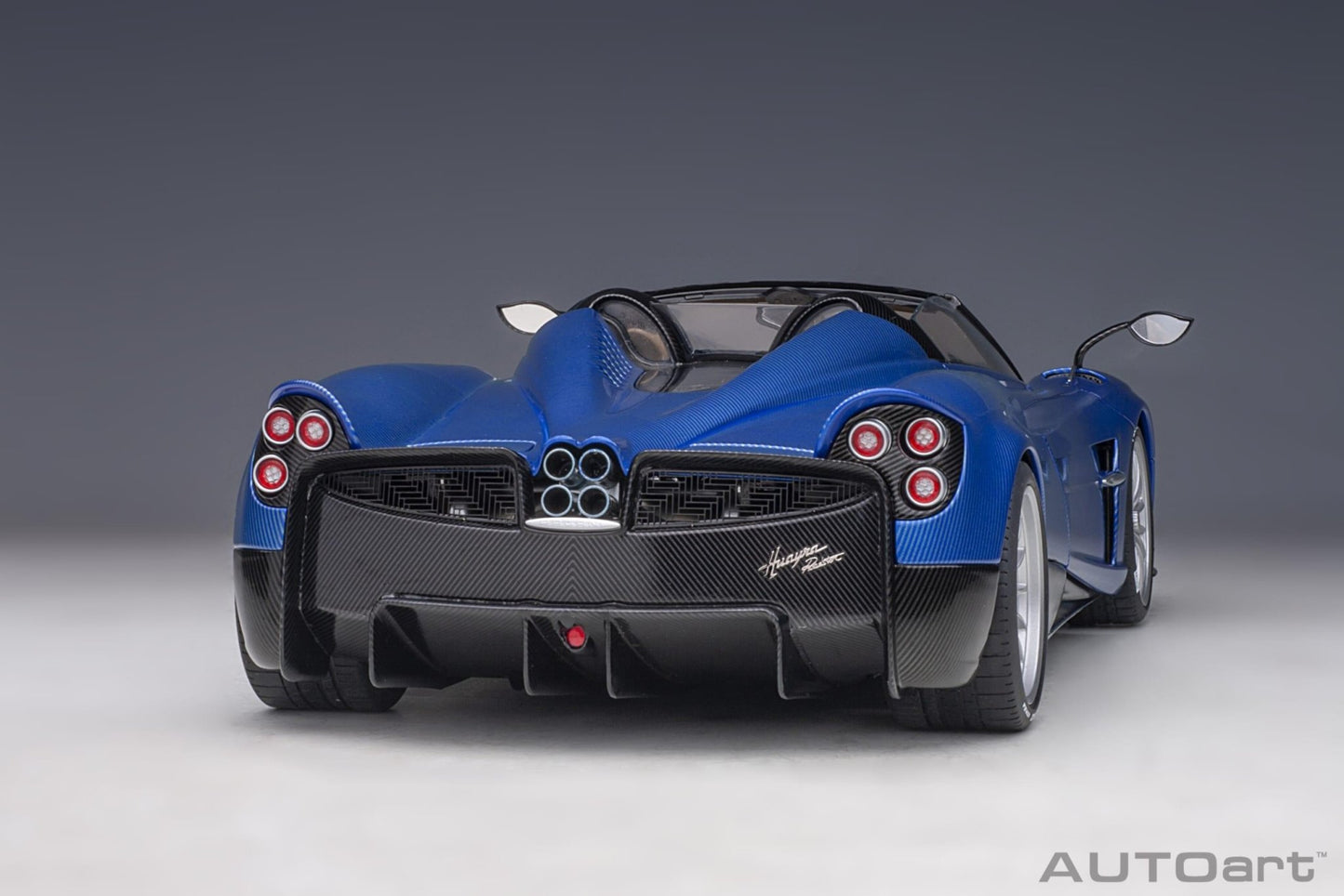 AutoArt Pagani Huayra Roadster - Blue Carbon 1:18 Modell - Artexio