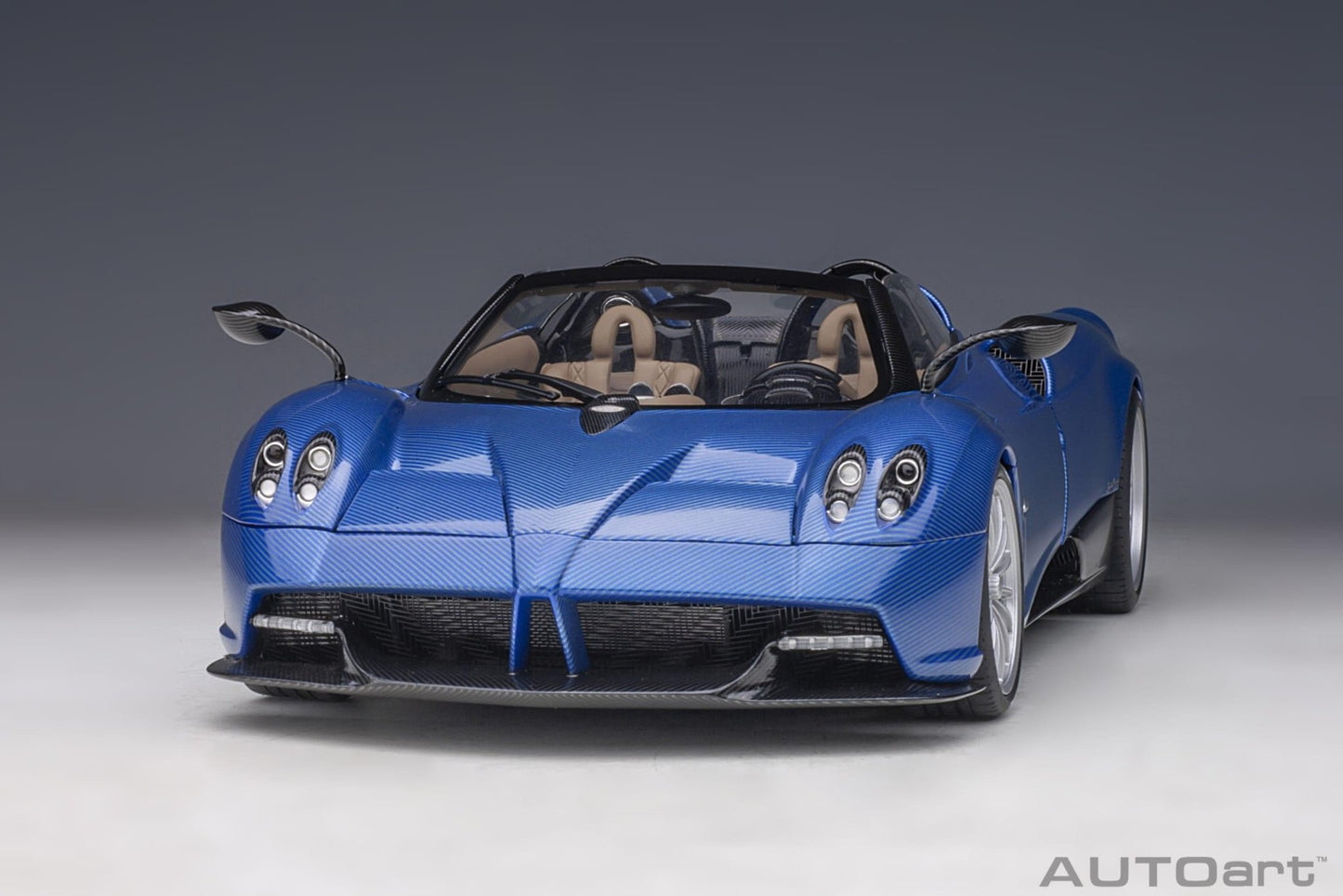 AutoArt Pagani Huayra Roadster - Blue Carbon 1:18 Modell - Artexio