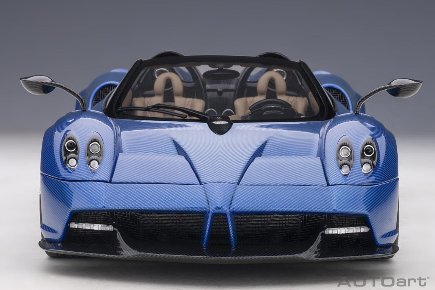 AutoArt Pagani Huayra Roadster - Blue Carbon 1:18 Modell - Artexio