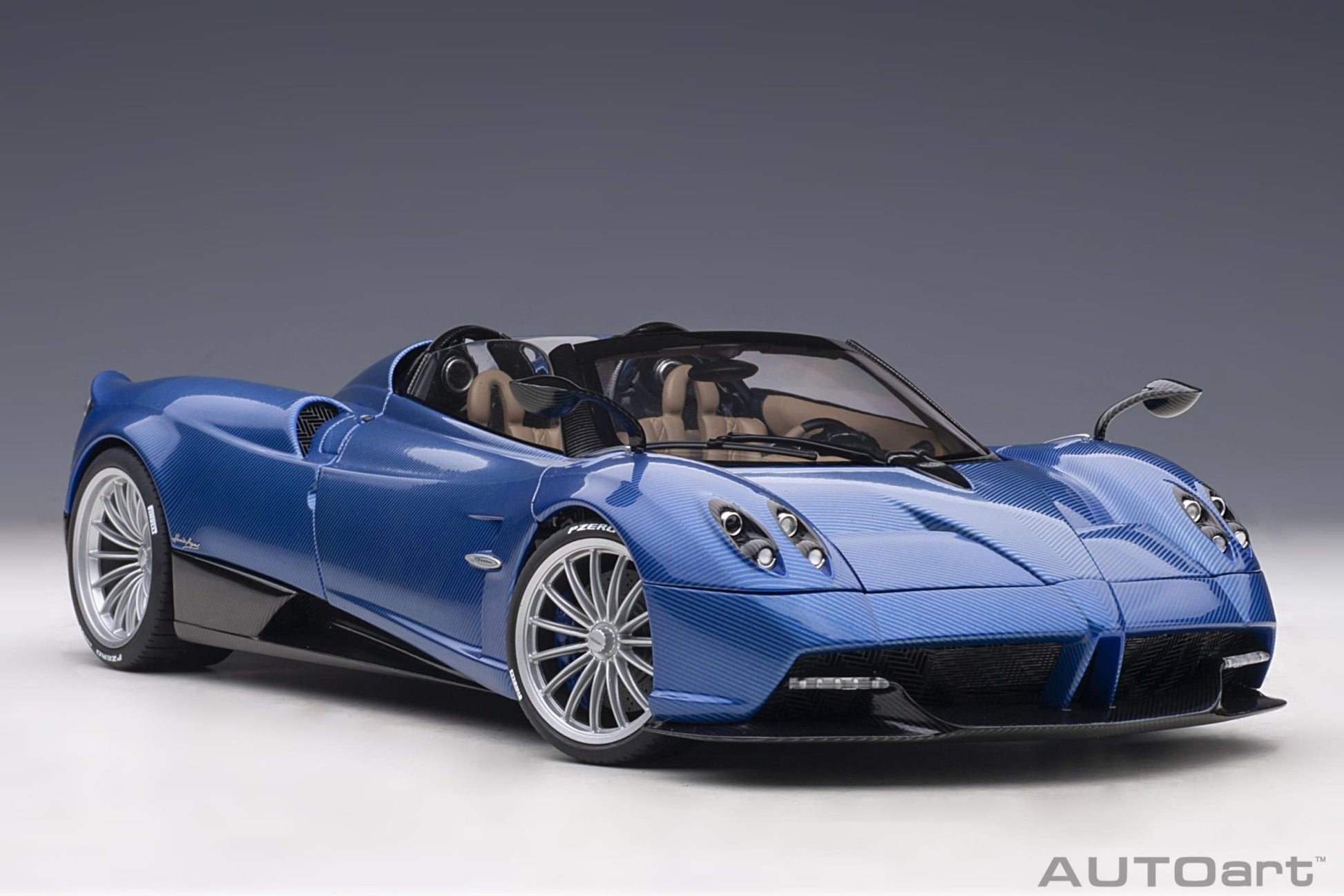 AutoArt Pagani Huayra Roadster - Blue Carbon 1:18 Modell - Artexio