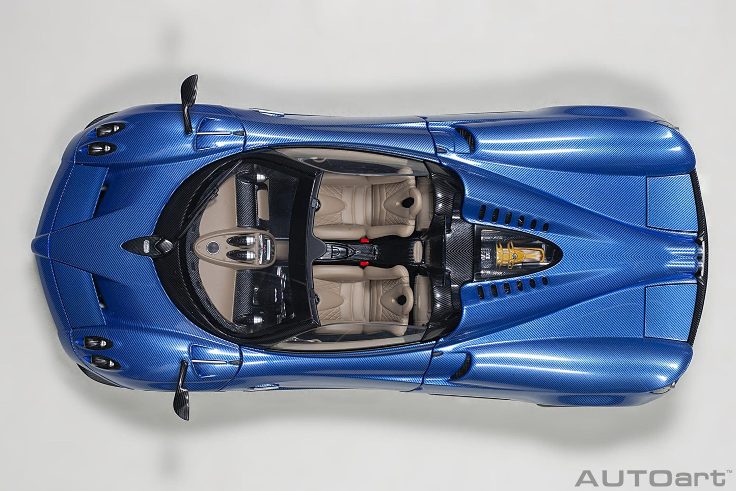 AutoArt Pagani Huayra Roadster - Blue Carbon 1:18 Modell - Artexio