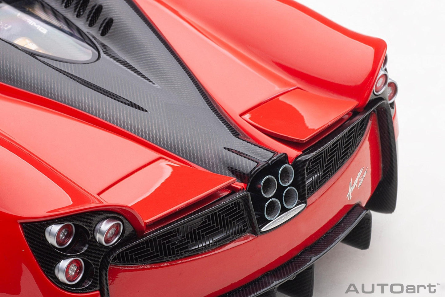 AutoArt Pagani Huayra Roadster - Rosso Monza 1:18 Modell - Artexio