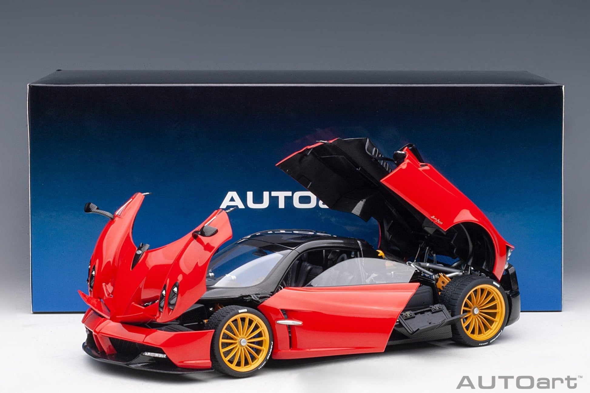 AutoArt Pagani Huayra Roadster - Rosso Monza 1:18 Modell - Artexio