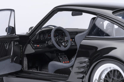 AutoArt Porsche 911 930 Turbo Wangan Midnight Blackbird 1:18 Modell