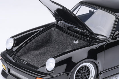 AutoArt Porsche 911 930 Turbo Wangan Midnight Blackbird 1:18 Modell