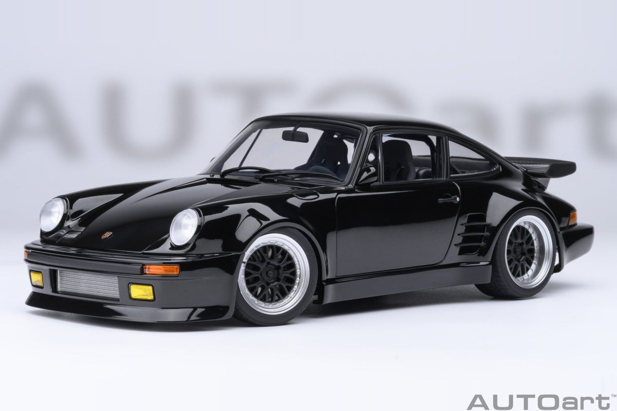 AutoArt Porsche 911 930 Turbo Wangan Midnight Blackbird 1:18 Modell