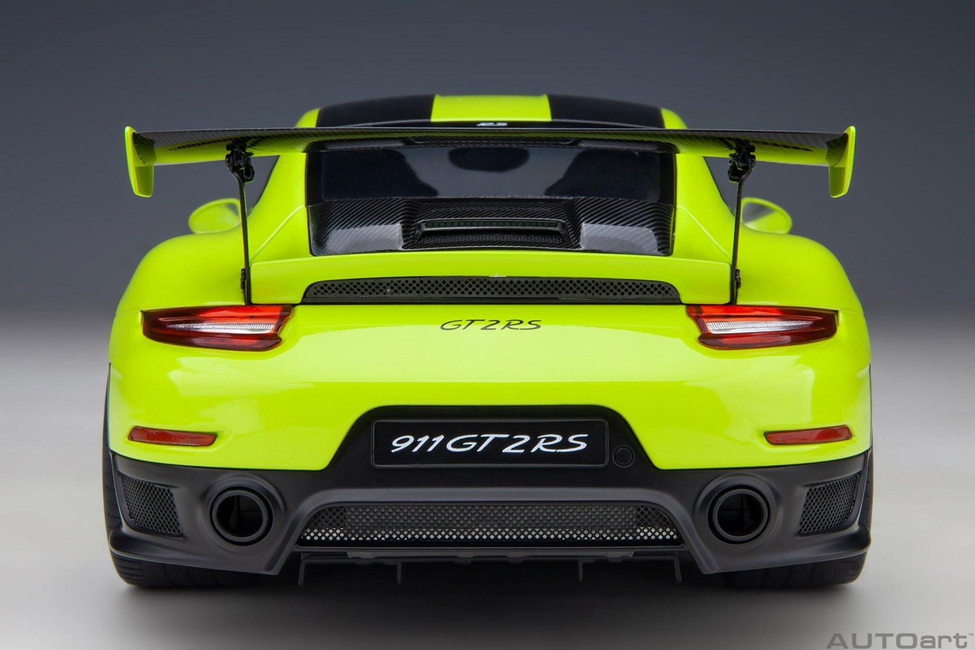 AutoArt Porsche 911 (991.2) GT2 RS Weissach Package - Acid Green 1:18 Modell - Artexio