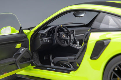 AutoArt Porsche 911 (991.2) GT2 RS Weissach Package - Acid Green 1:18 Modell - Artexio