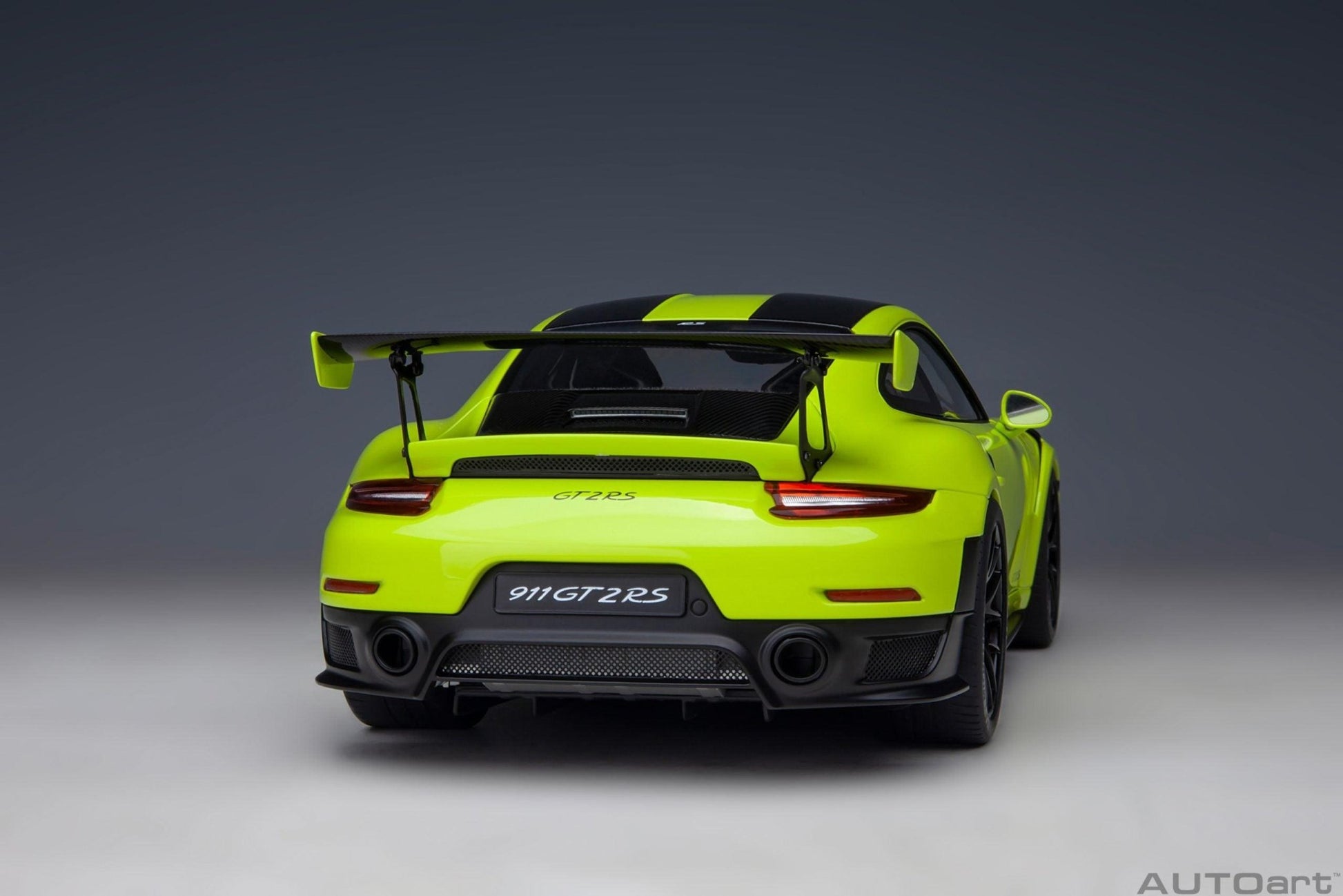 AutoArt Porsche 911 (991.2) GT2 RS Weissach Package - Acid Green 1:18 Modell - Artexio