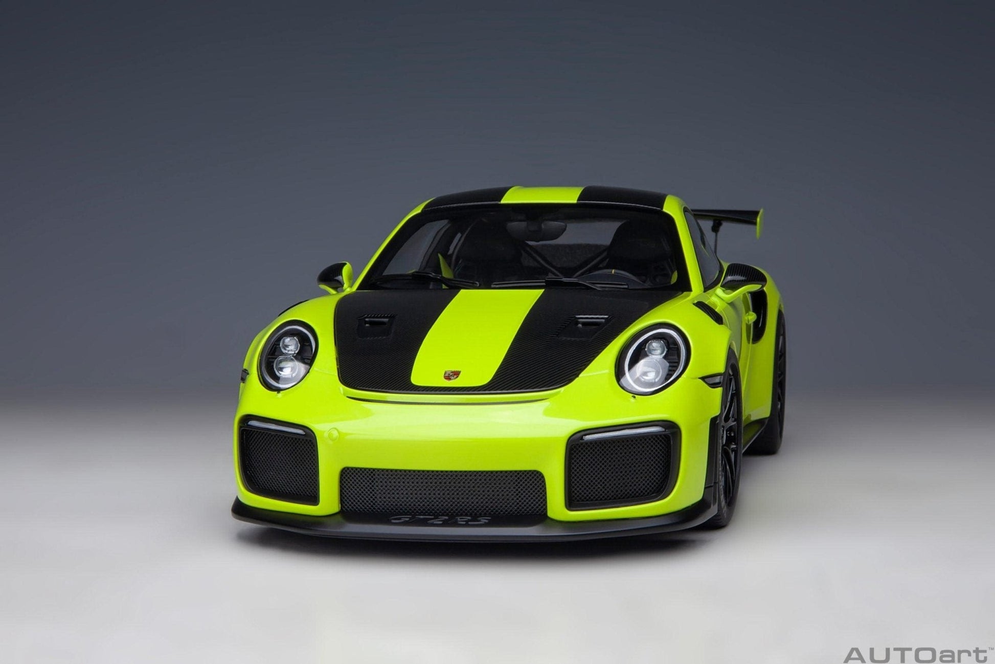 AutoArt Porsche 911 (991.2) GT2 RS Weissach Package - Acid Green 1:18 Modell