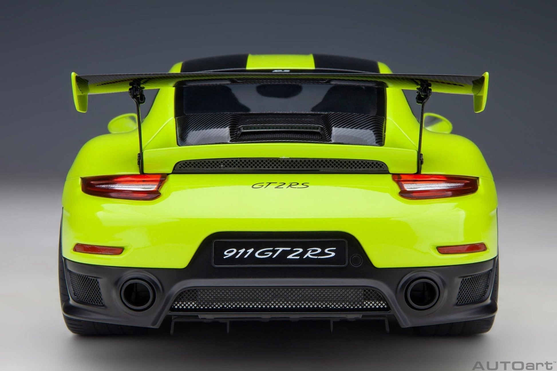 AutoArt Porsche 911 (991.2) GT2 RS Weissach Package - Acid Green 1:18 Modell
