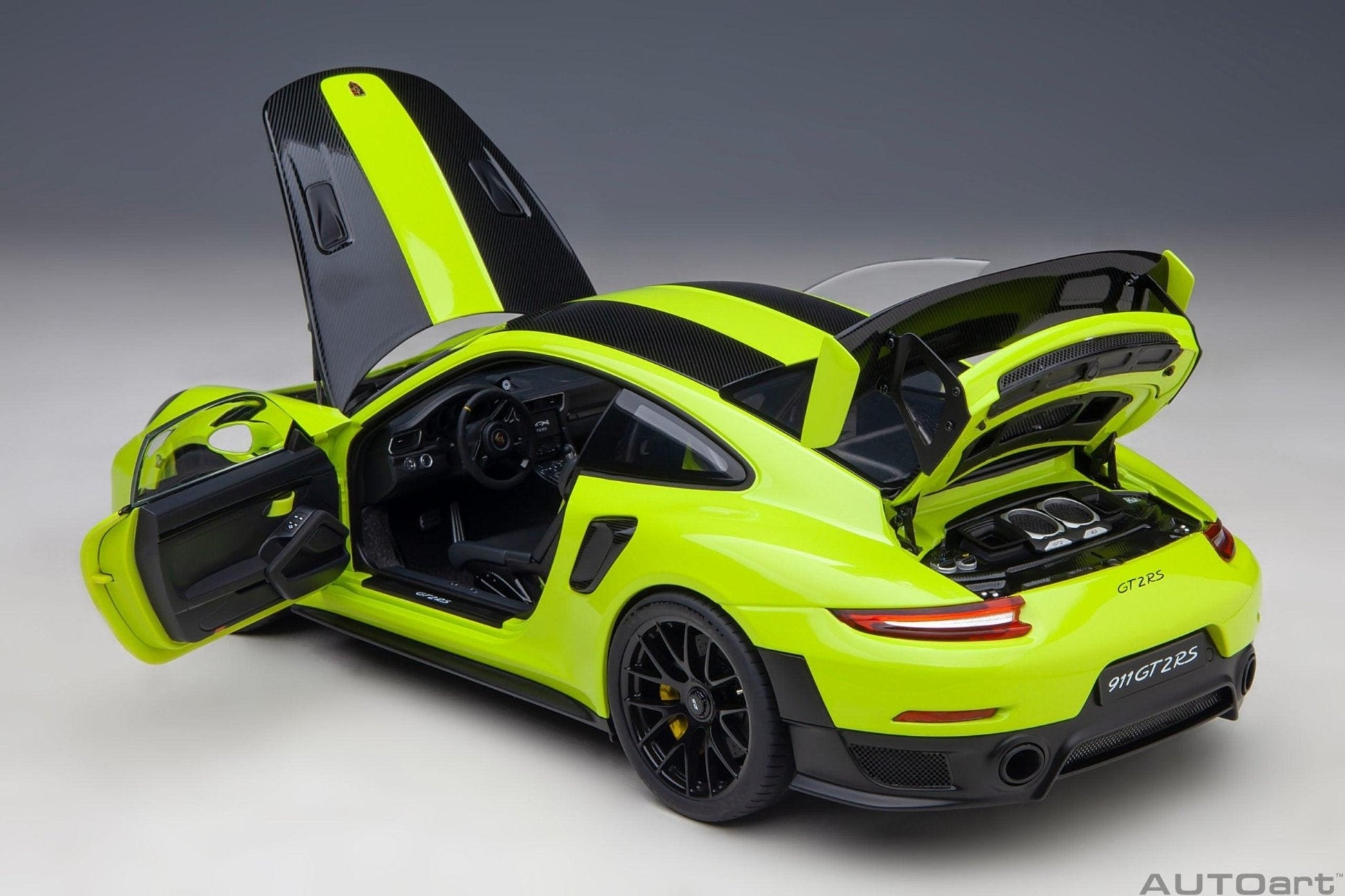 AutoArt Porsche 911 (991.2) GT2 RS Weissach Package - Acid Green 1:18 Modell