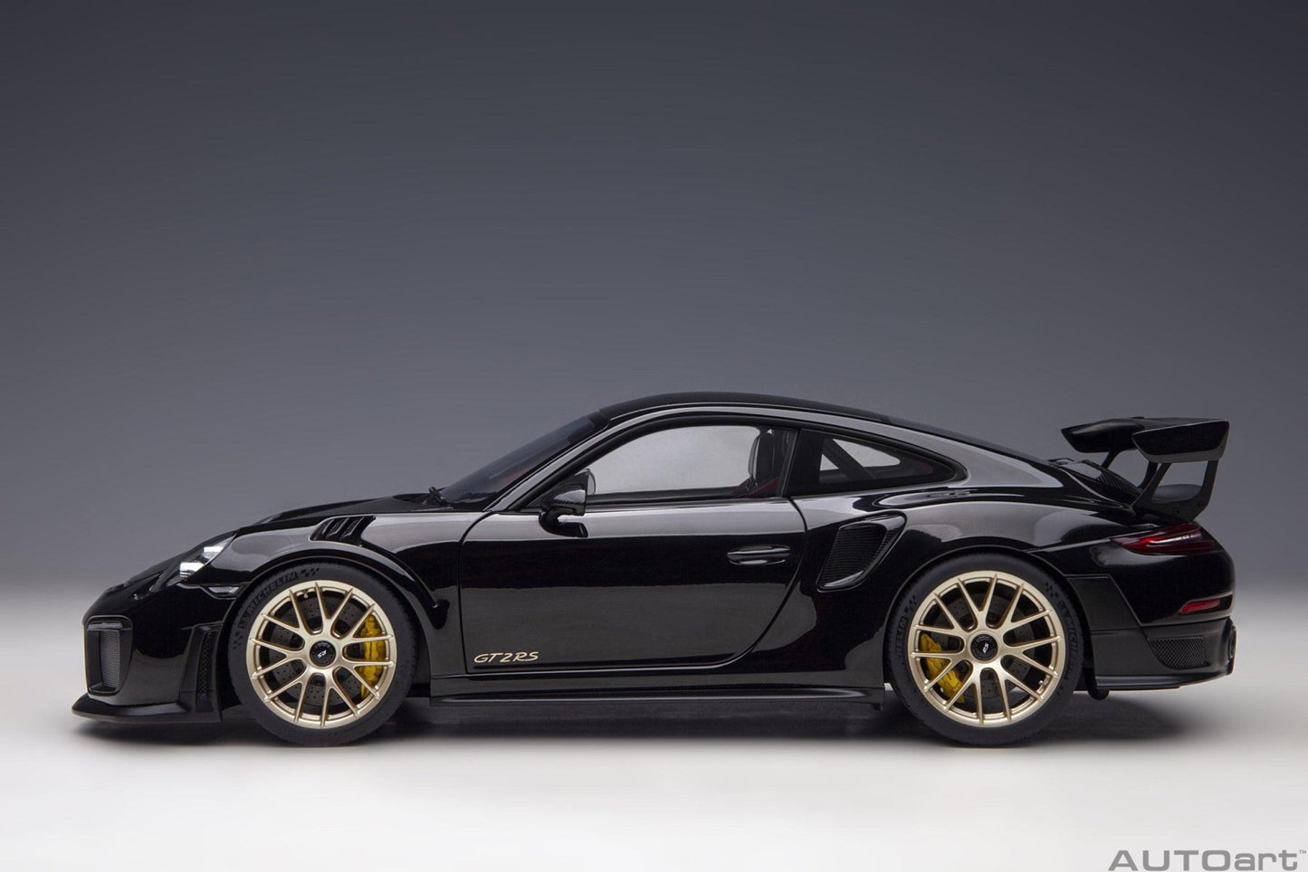 AutoArt Porsche 911 (991.2) GT2 RS Weissach Package - Black 1:18 Modell - Artexio