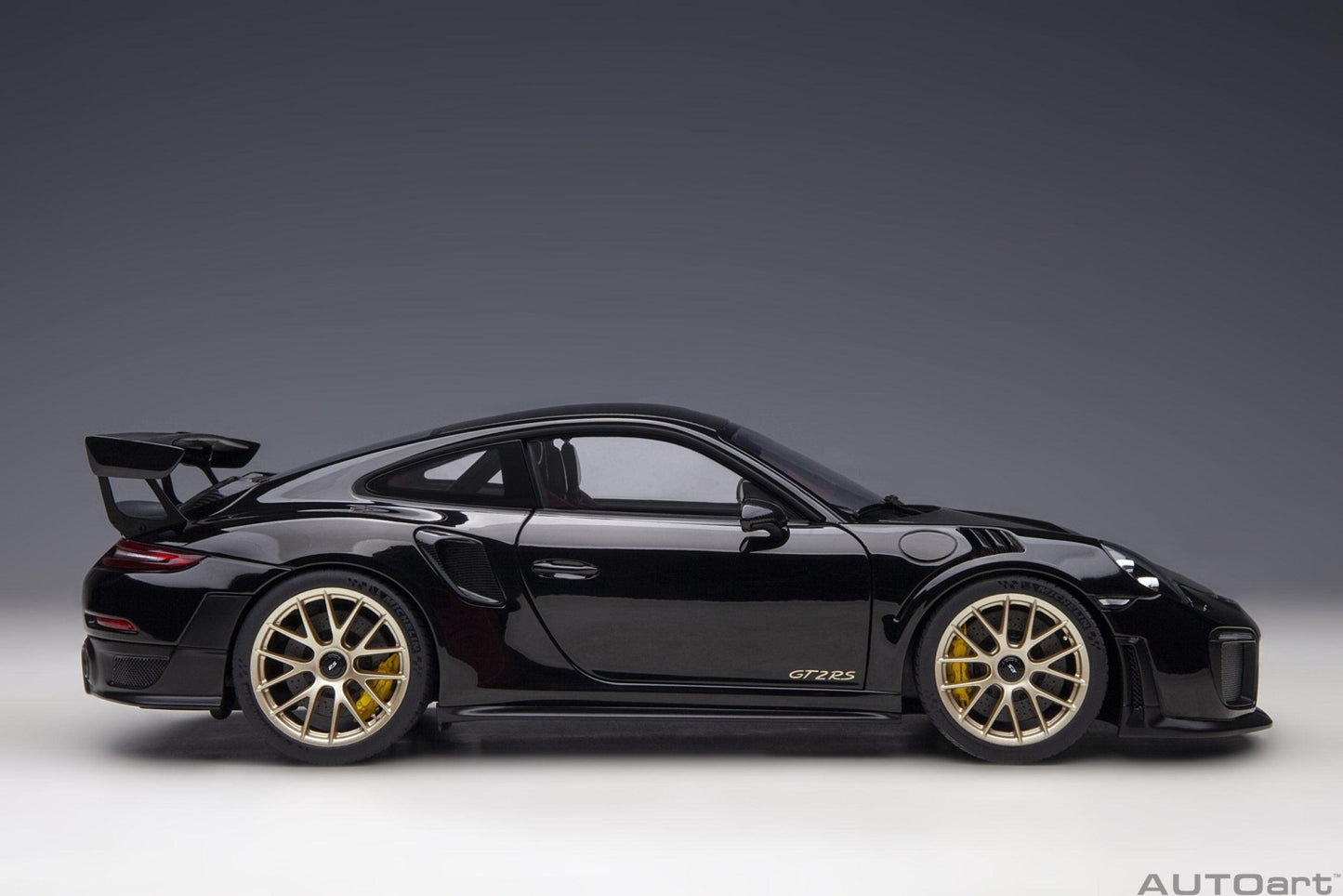 AutoArt Porsche 911 (991.2) GT2 RS Weissach Package - Black 1:18 Modell - Artexio