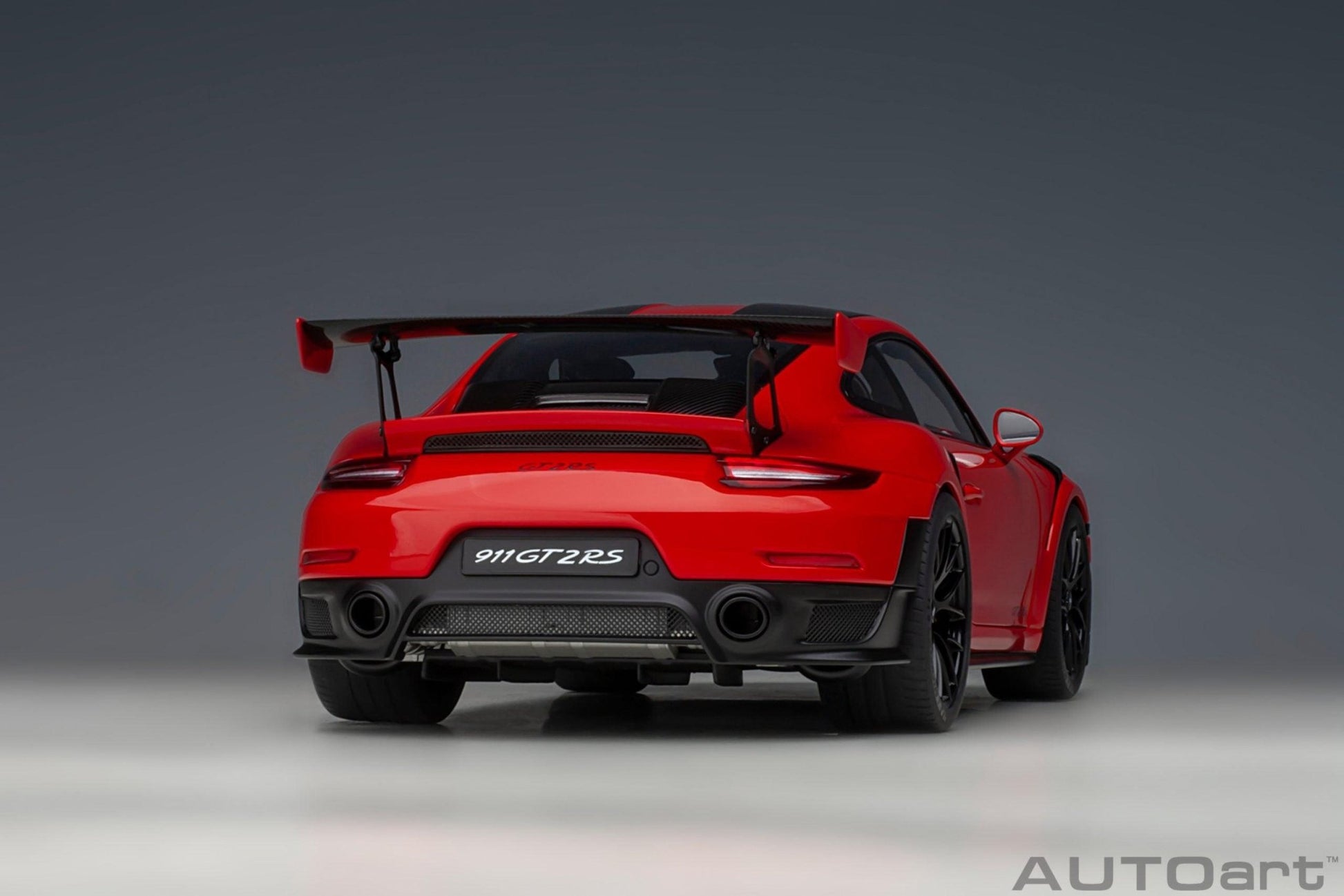 AutoArt Porsche 911 (991.2) GT2 RS Weissach Package - Guards Red 1:18 Modell - Artexio