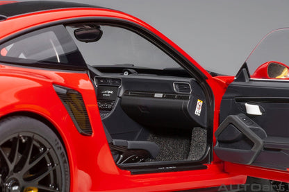 AutoArt Porsche 911 (991.2) GT2 RS Weissach Package - Guards Red 1:18 Modell