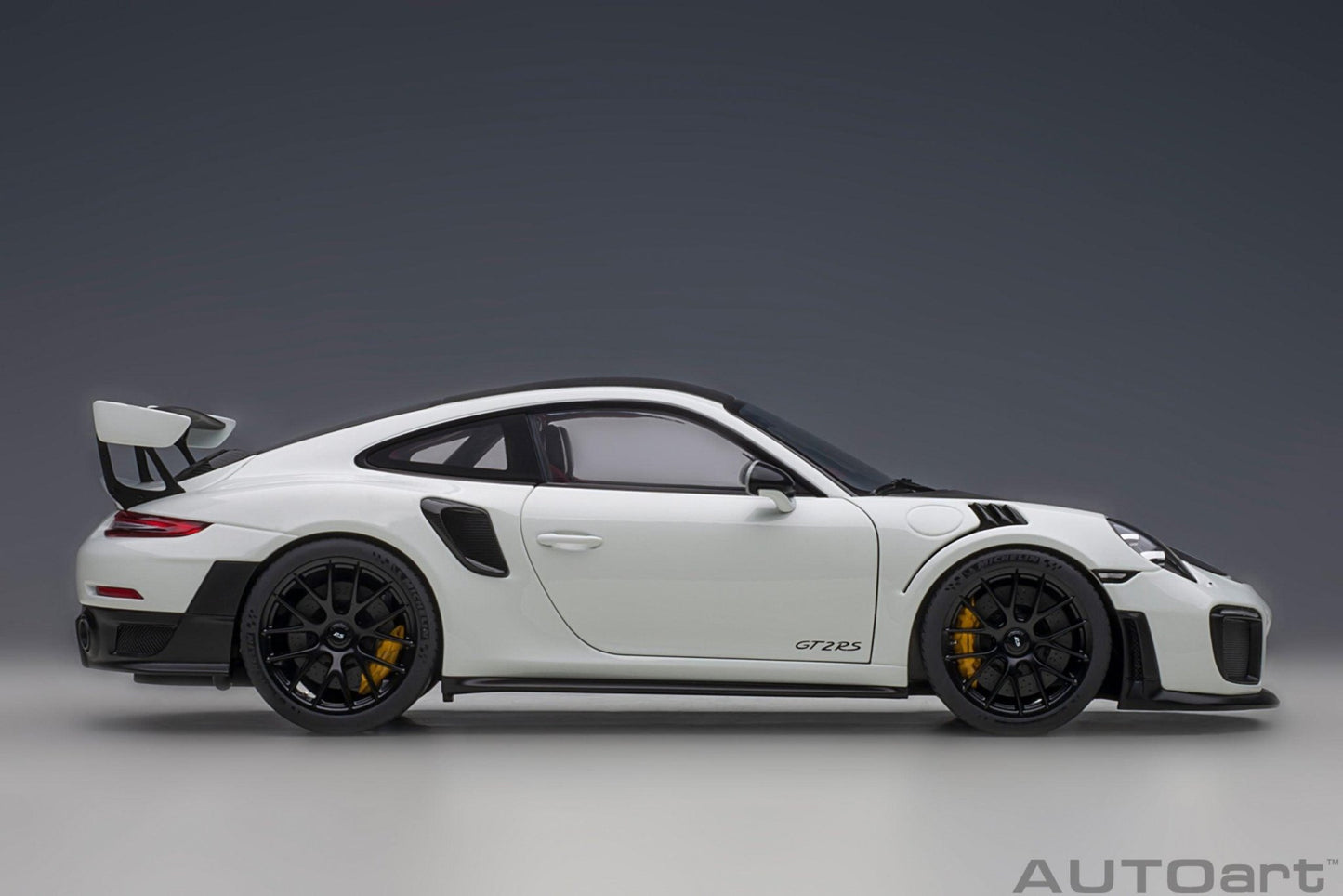 AutoArt Porsche 911 (991.2) GT2 RS Weissach Package - White 1:18 Modell - Artexio