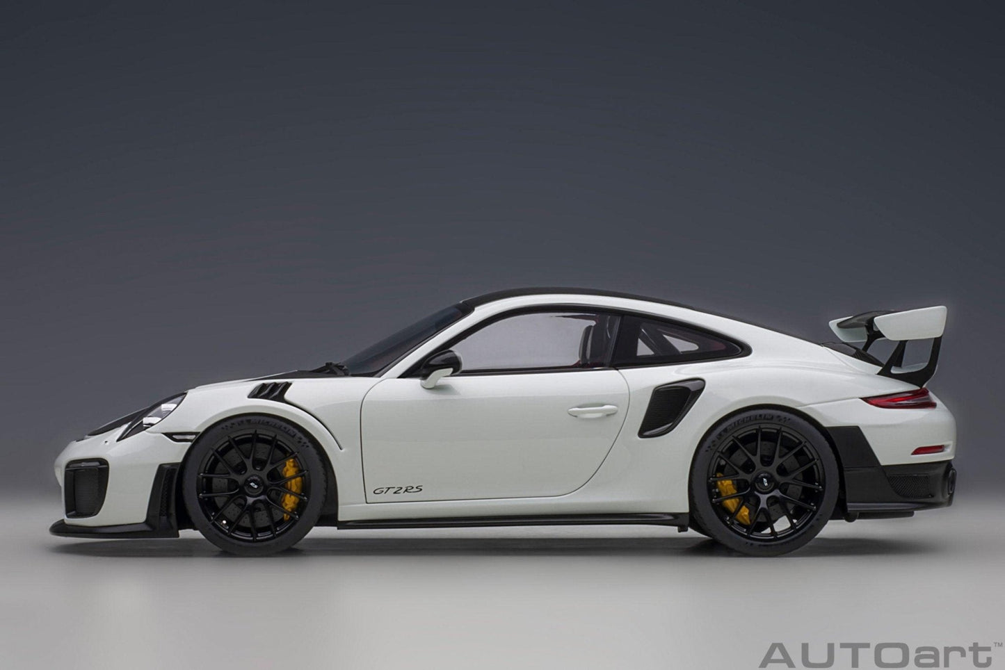 AutoArt Porsche 911 (991.2) GT2 RS Weissach Package - White 1:18 Modell