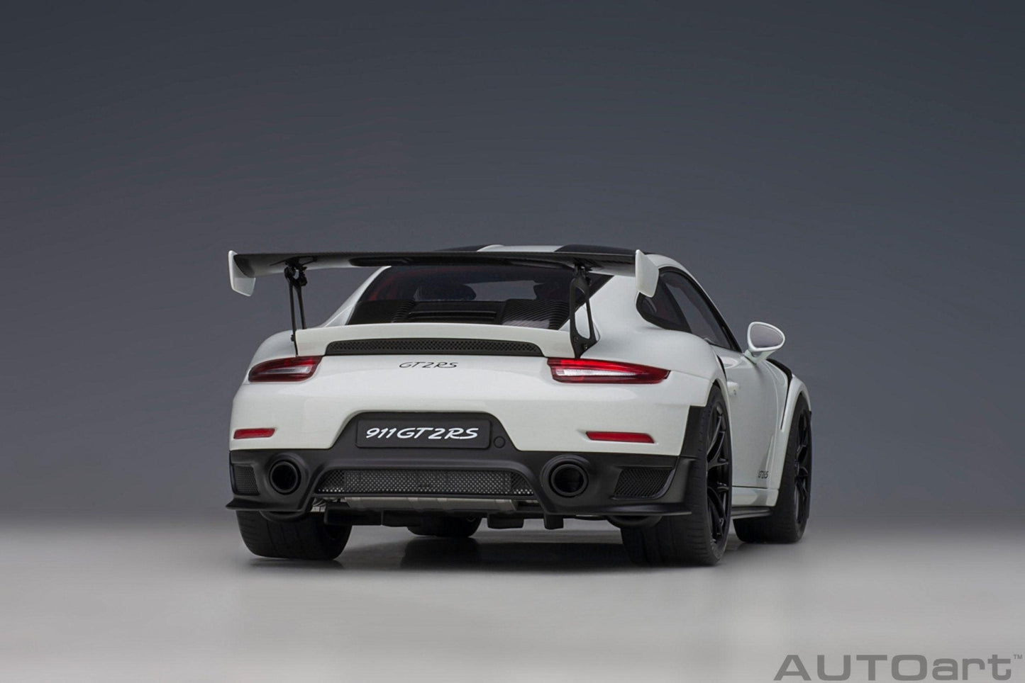 AutoArt Porsche 911 (991.2) GT2 RS Weissach Package - White 1:18 Modell