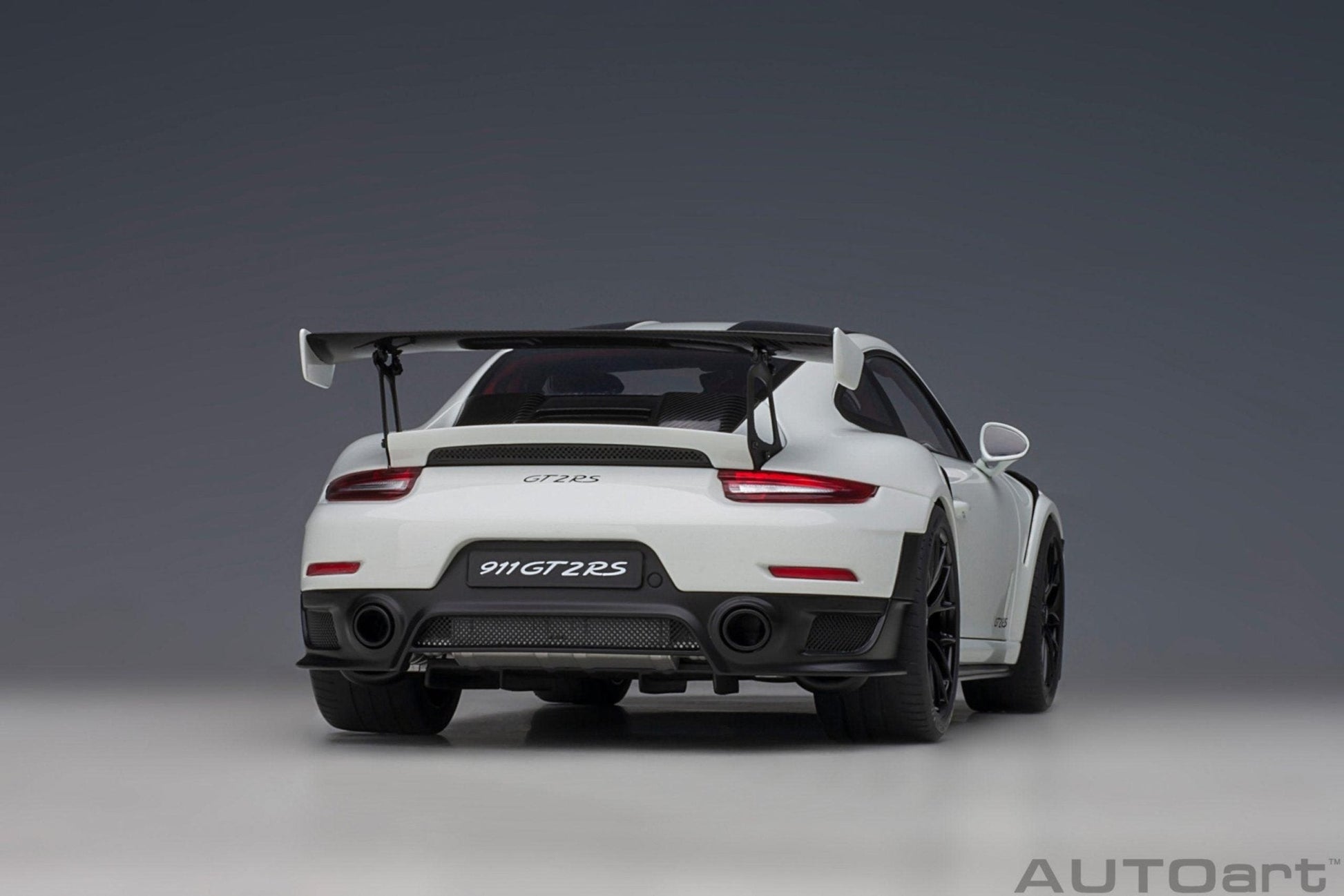 AutoArt Porsche 911 (991.2) GT2 RS Weissach Package - White 1:18 Modell