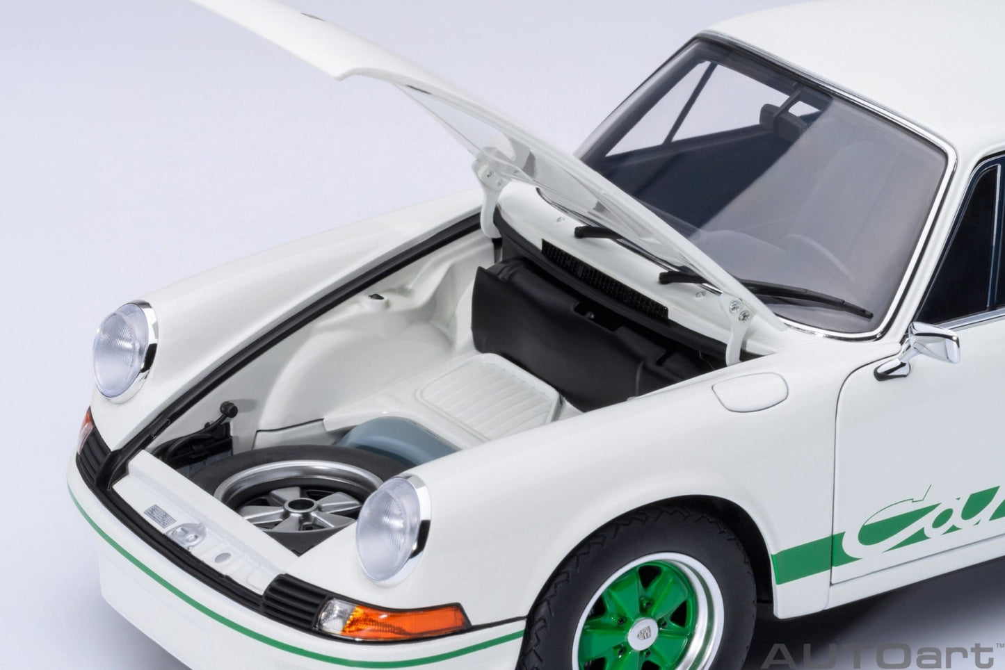 AutoArt Porsche 911 Carrera 2.7 RS Grand Prix White with Green stripes 1:18 Modell