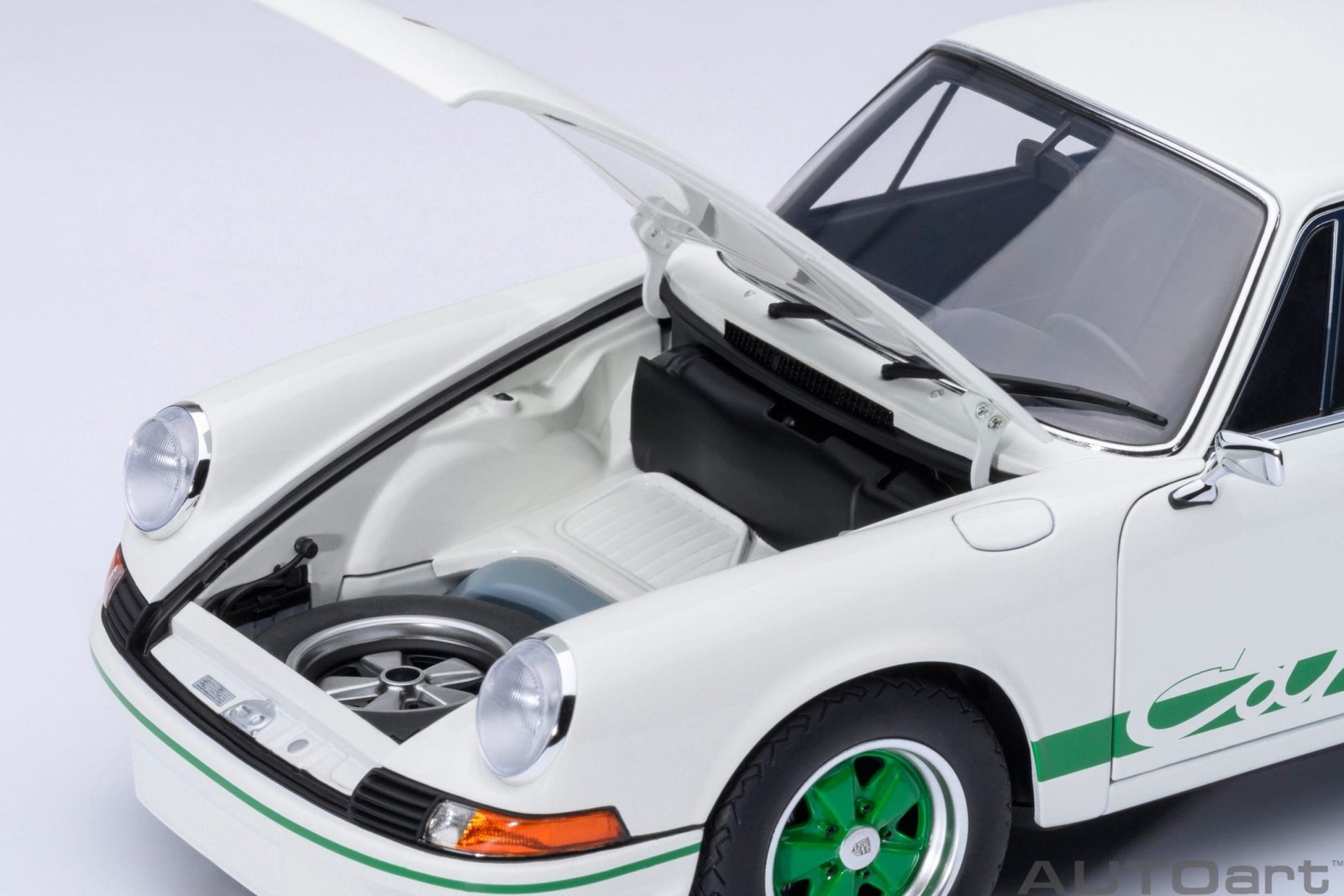 AutoArt Porsche 911 Carrera 2.7 RS Grand Prix White with Green stripes 1:18 Modell